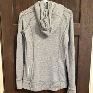 Lululemon Black/ White Sweatshirt